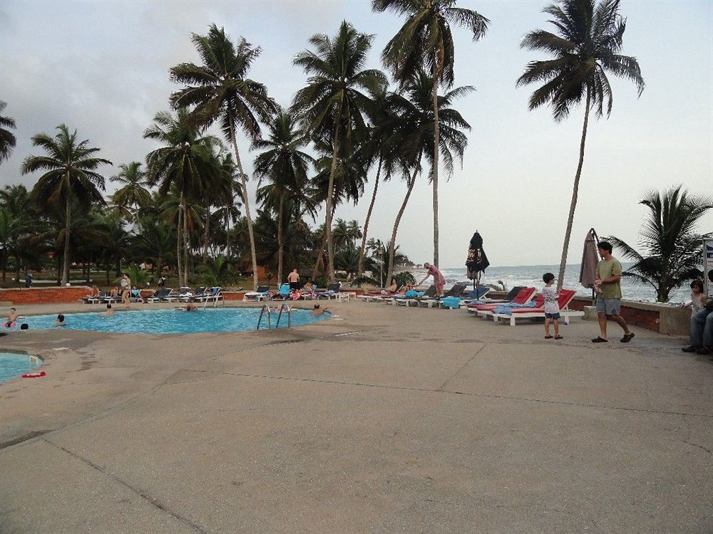 椰林海滩度假村 Elmina 外观 照片